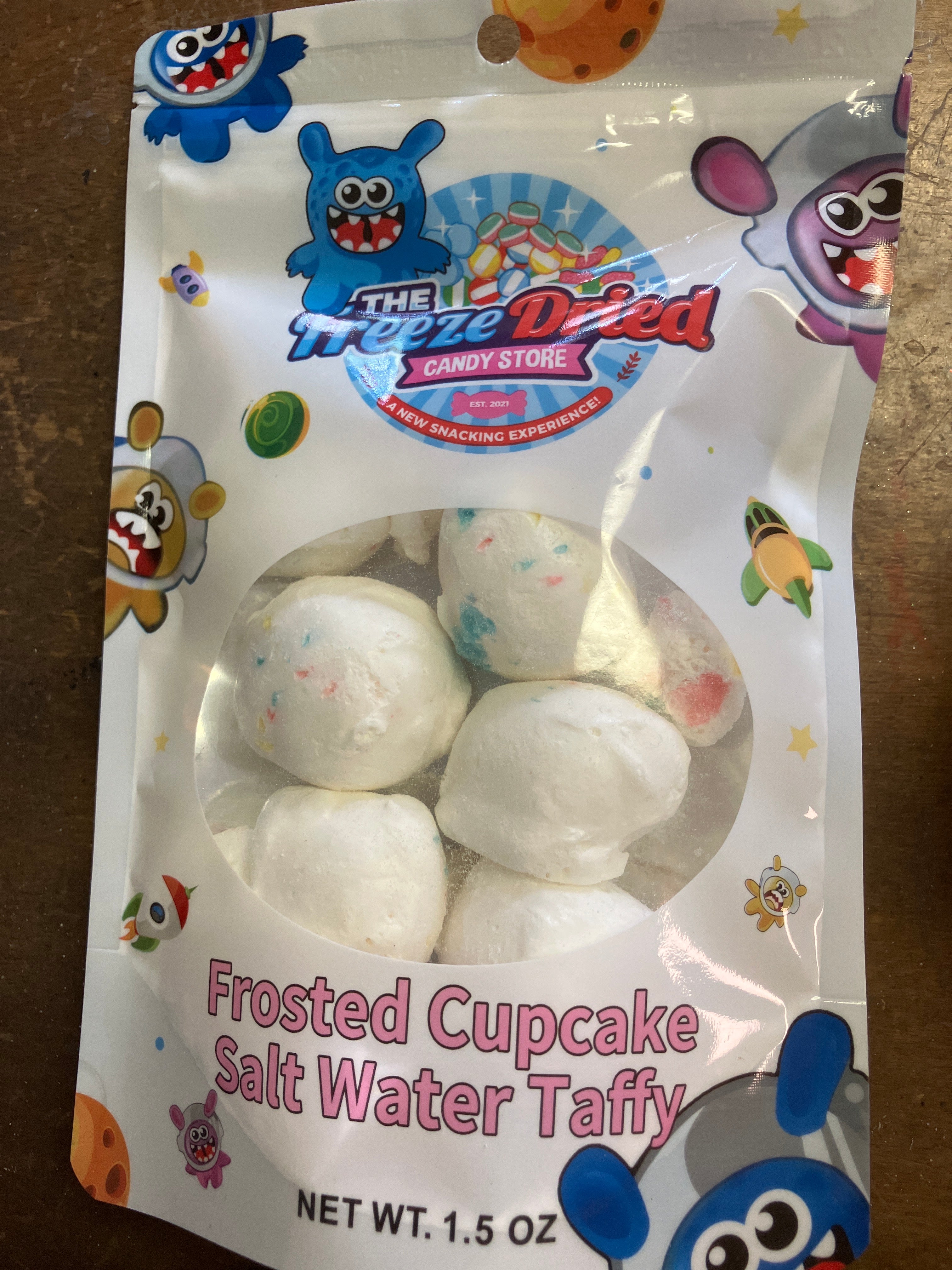 Freeze Dried Frosted Cupcake Water  Taffy