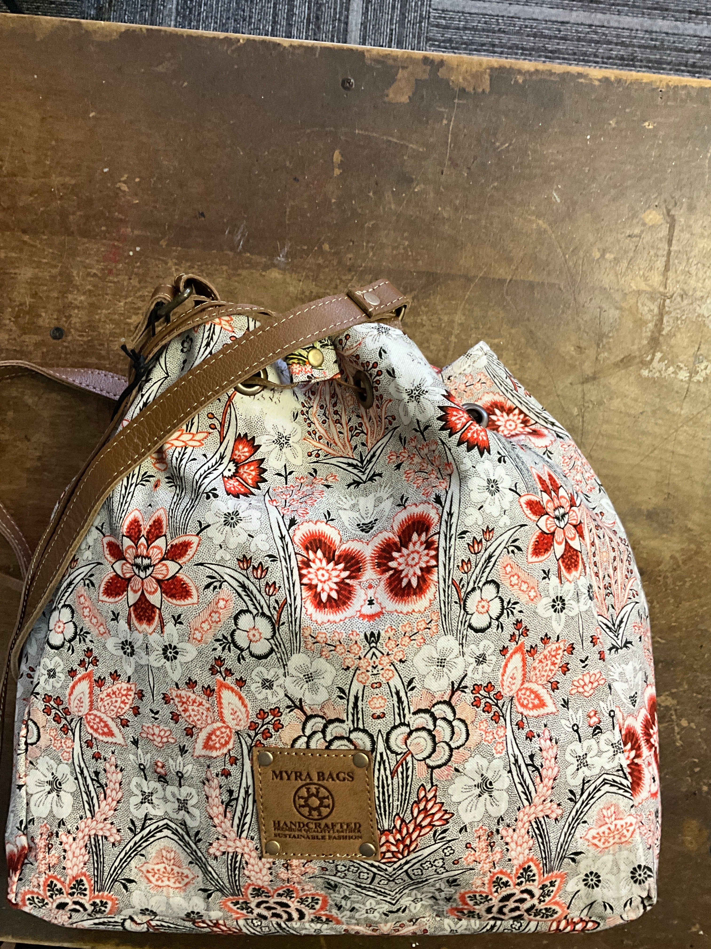 Myra Blossom Bucket bag