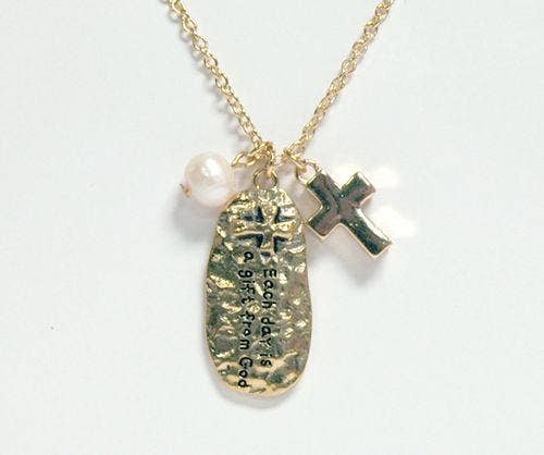 I Am Blessed Necklace: Silver / Each Day Gift